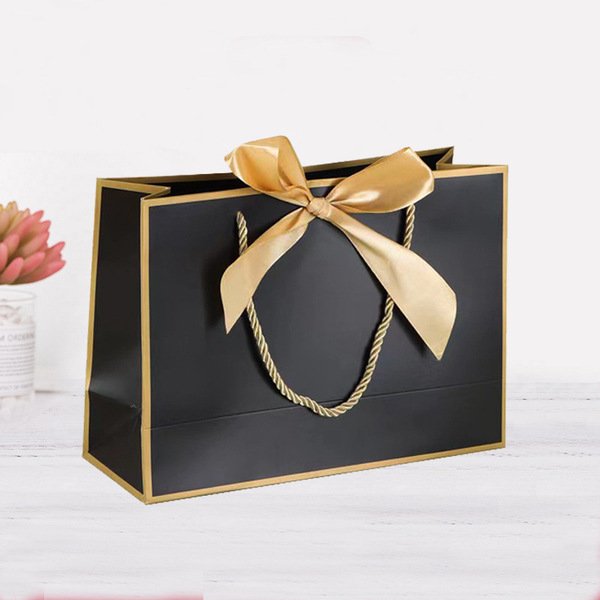 The Atelier Gift Bag In Noir - Image 4