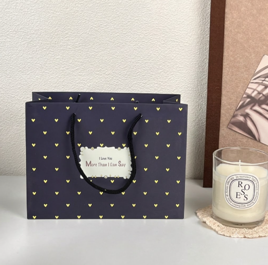 Heart-Shaped Packaging Gift Bag - Image 3