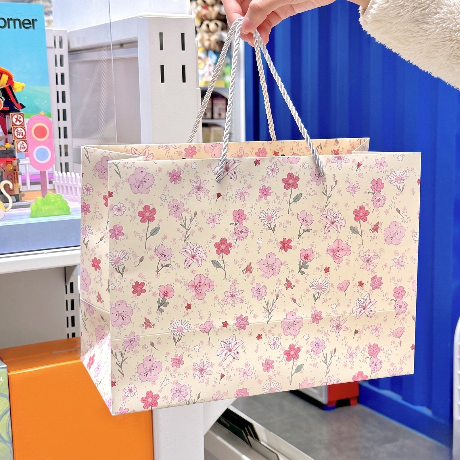 Popular Floral Gift Bag - Image 4