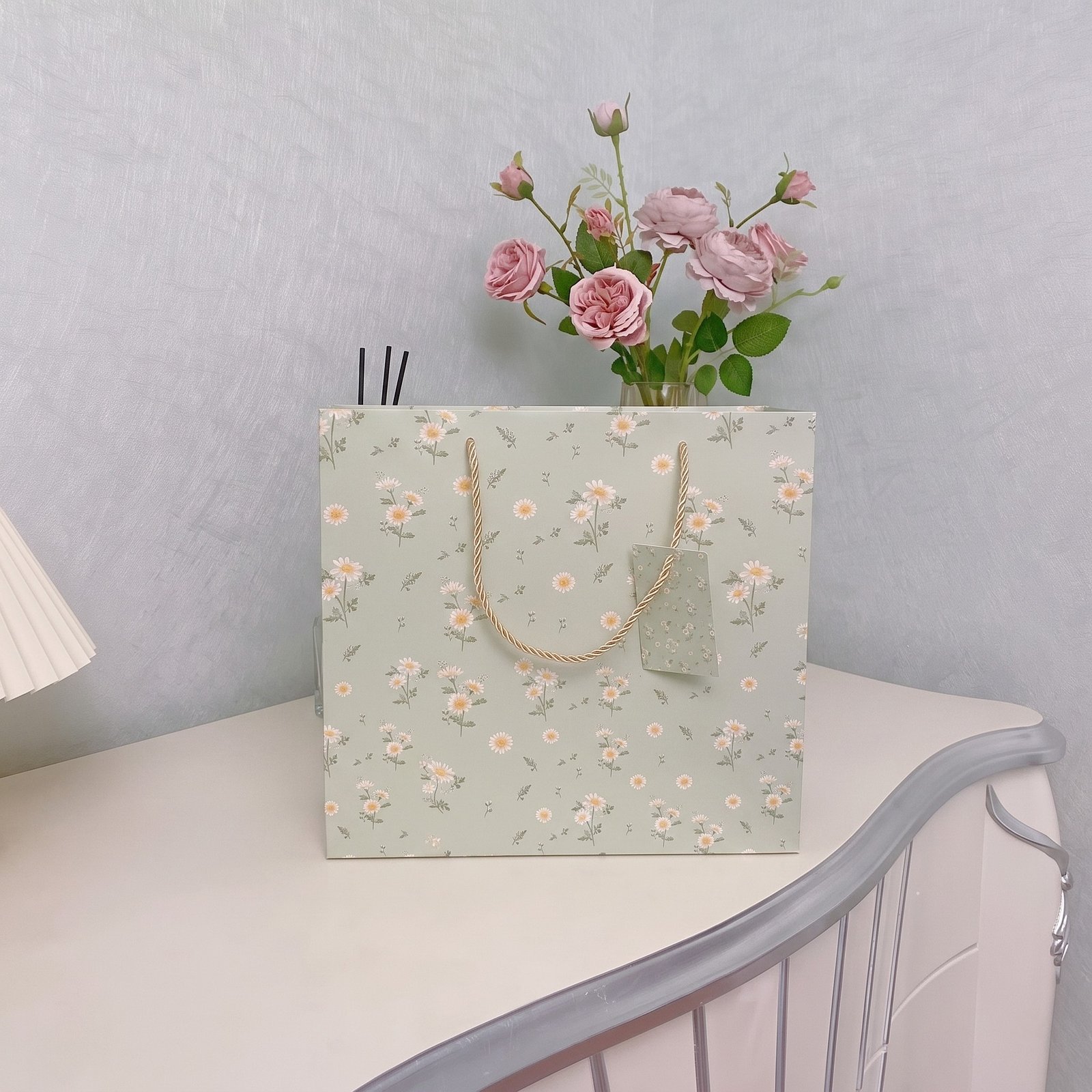 Green Daisy Gift Bag - Image 3